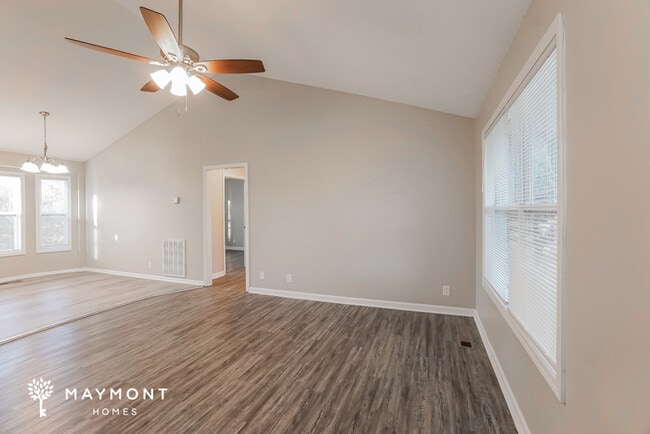 Photo - 1350 Chucker Dr