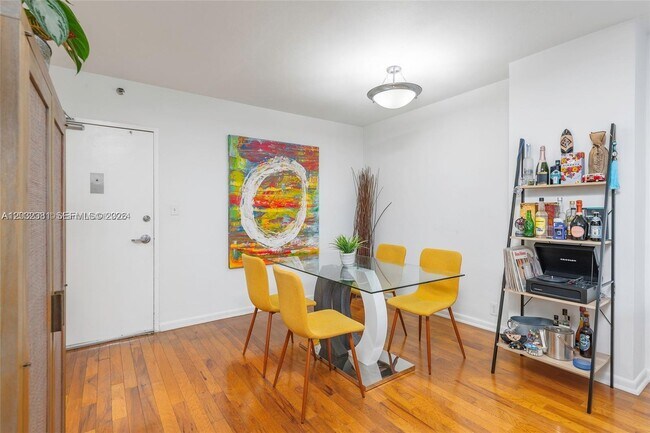 Photo - 1200 West Ave Unit 331