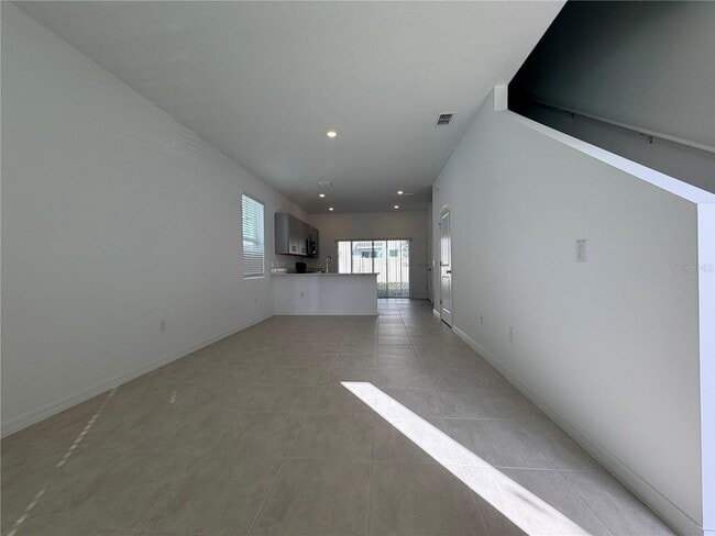 Photo - 2946 Skyline Lp