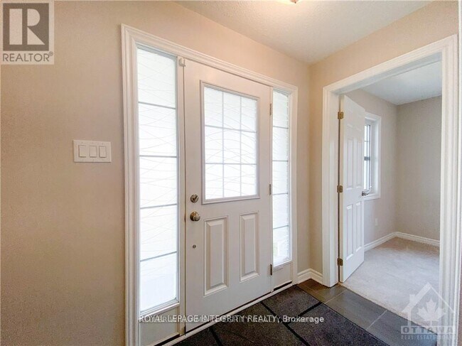 Photo - 894 Fameflower St