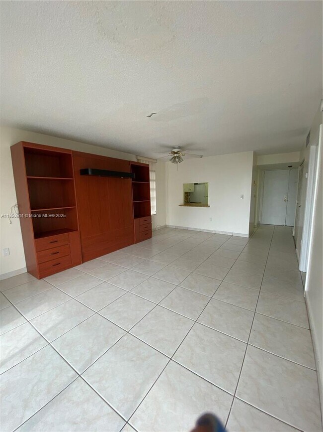 Photo - 16751 NE 9th Ave Unit 612