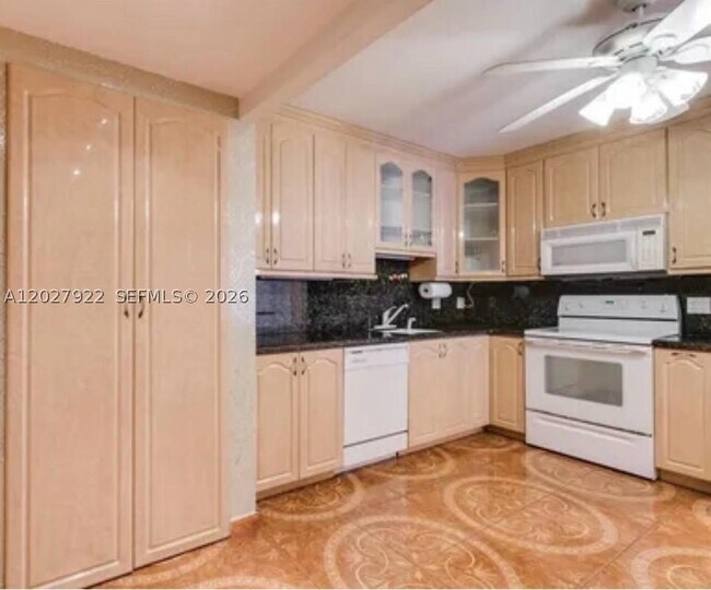Photo - 2500 Parkview Dr Unit 1712
