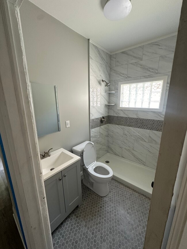 New Bathroom - 169 Anderson Pl Unit Upper Front