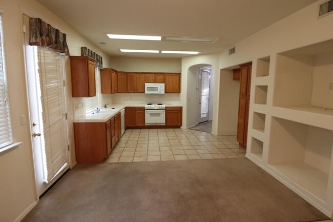 Photo - 70 W Brittany Ln