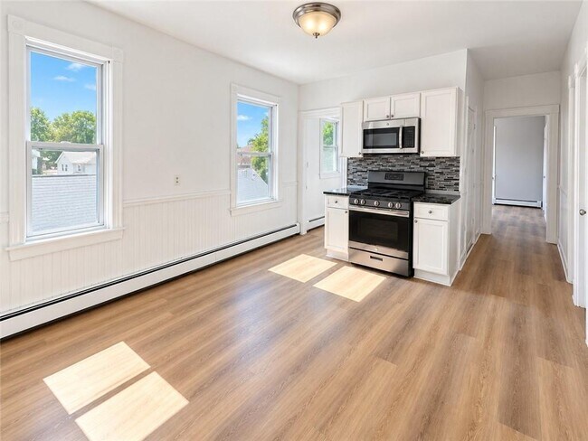 74 Sutton St Unit 3