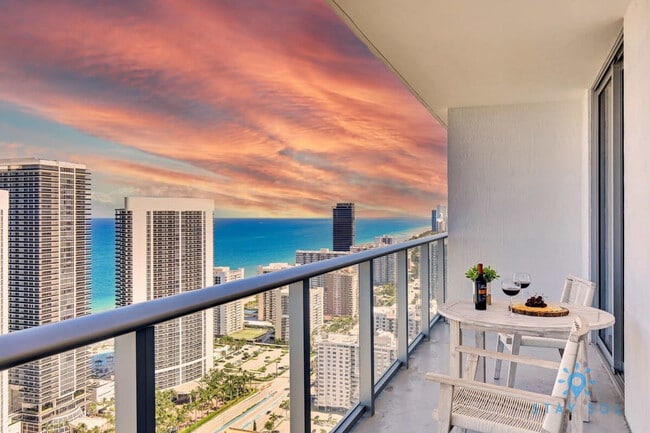 Building Photo - 4010 S Ocean Dr Rental