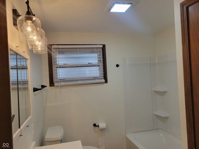 Photo - 3425 Campbell St