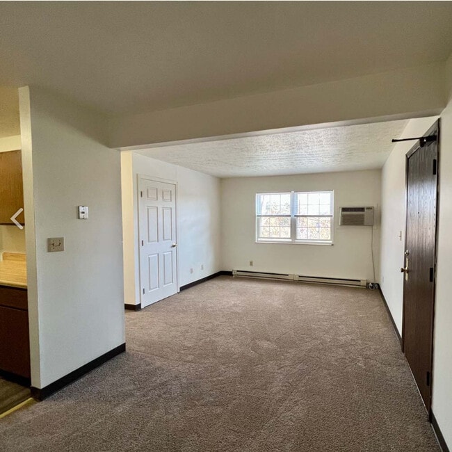 Photo - Heights Manor Apartments