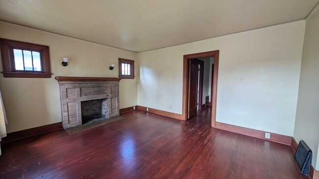 Photo - 2021 Lombard Ave
