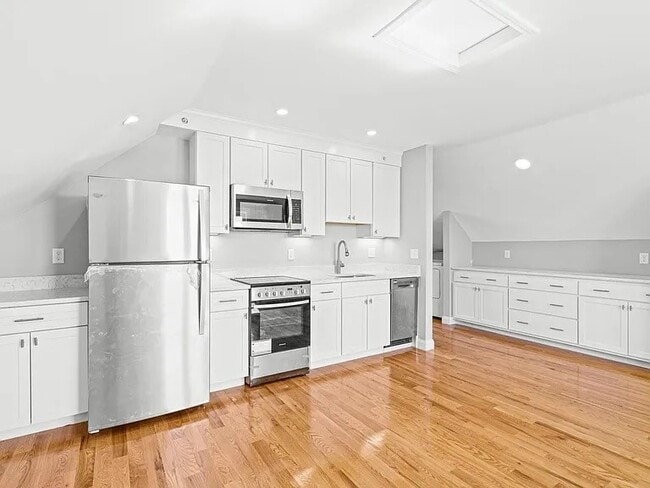 Photo - 27 W Water St Unit 3