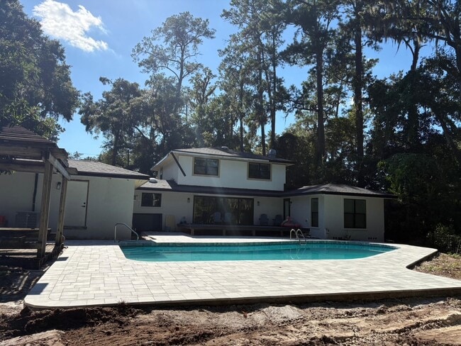 Photo - 701 NW 28th St