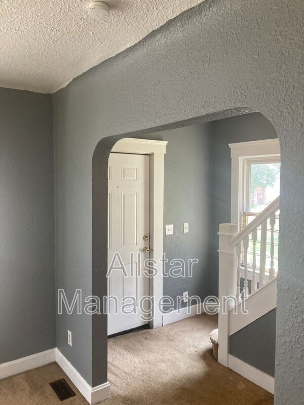 Photo - 14221 Darley Ave