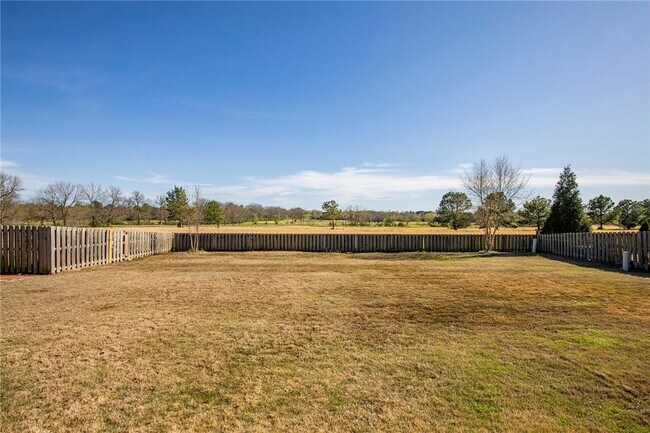 Photo - 2715 Vanike Dr