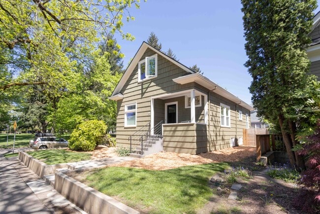 Photo - 532 NE 29th Ave