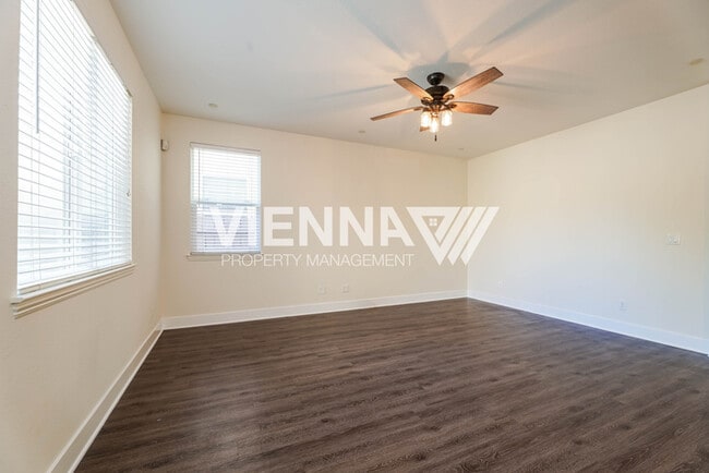 Photo - 3217 Village Center Dr