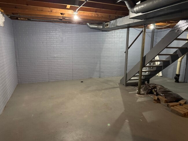 Photo - 2635 W 58th St