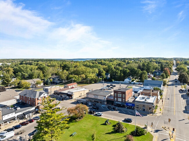 Photo - 106 N Main St