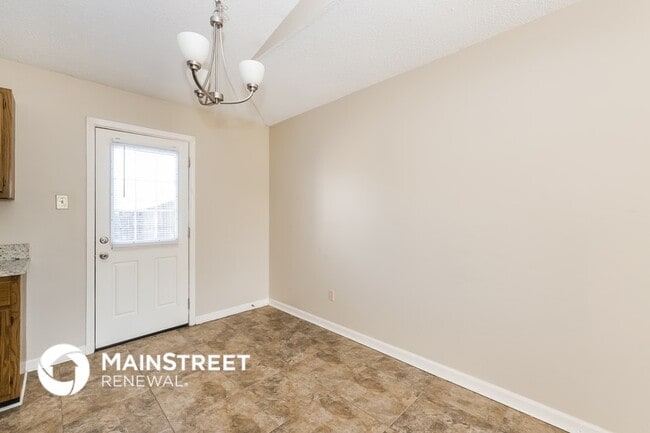 Photo - 1104 Atterbury Cir S