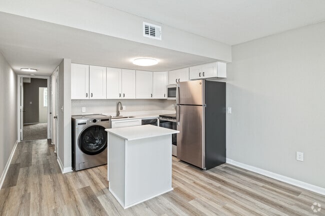 1BR, 1BA - 550SF - Kitchen