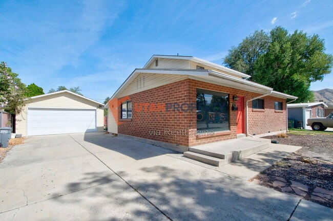 1532 Dupont Ave