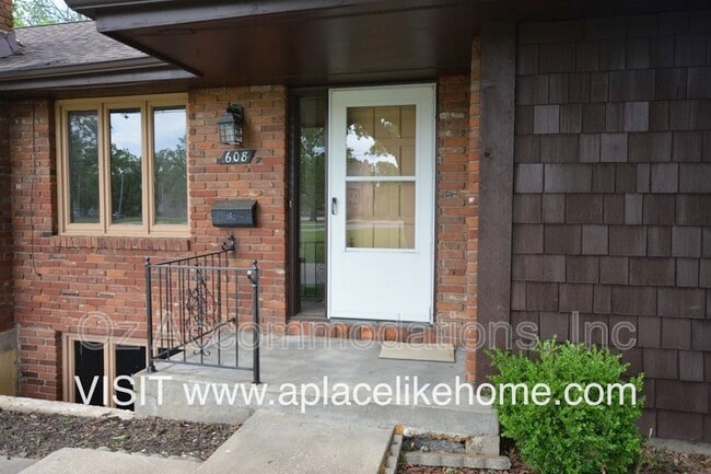 Photo - 608 E 78th St