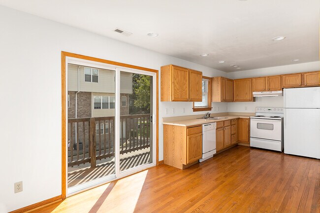 Photo - 908 Buchanan Ave