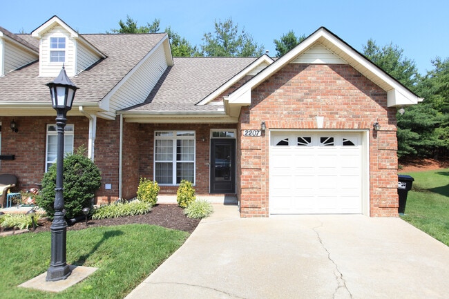 Photo - 2207 Stanford Ct