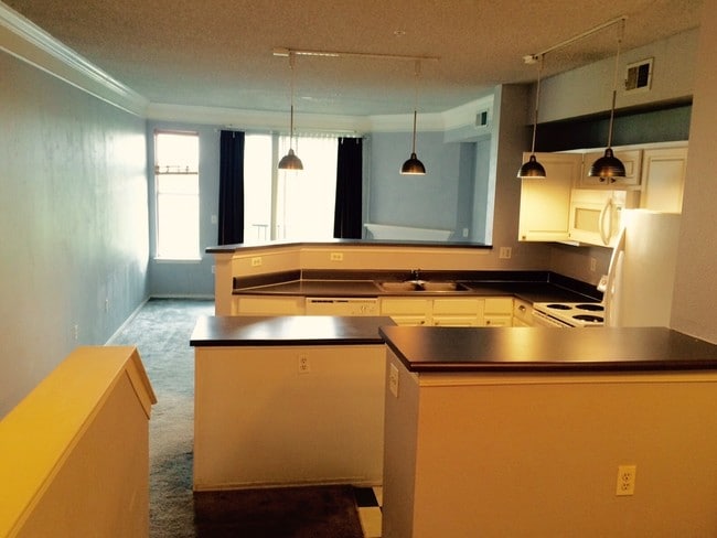 Photo - Lovely Two Bedroom Condo with Fire Place, W/D, garage, and tons of community extras! (Concord)