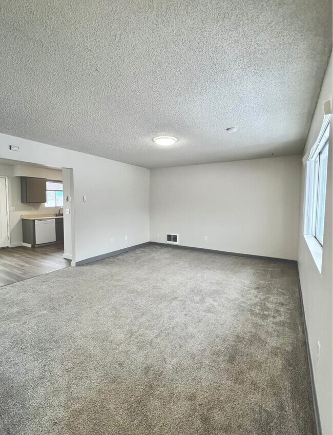 Photo - 511 W Brown Ave Unit APT B