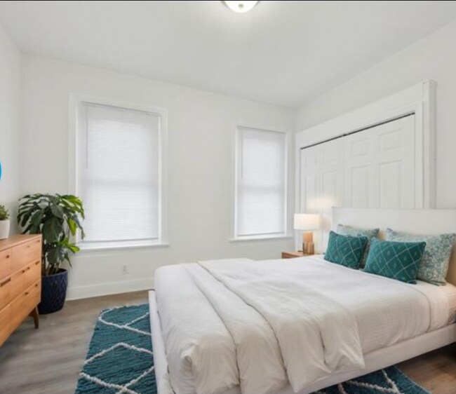 Photo - 1933 N Patton St