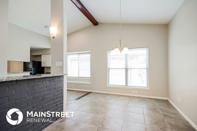 Photo - 8811 Oakleaf Forest Dr