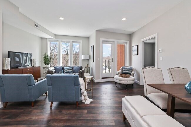 Photo - 732 South St Unit 3