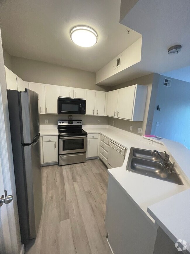 Building Photo - Condo for rent