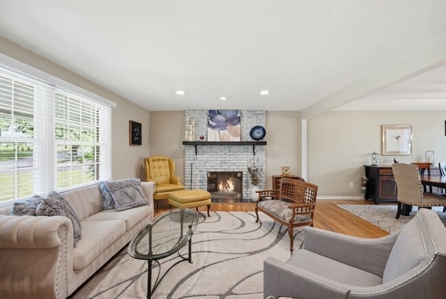 Photo - 113 Farmingdale Rd