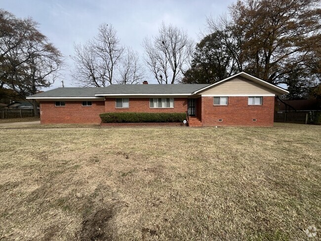 Building Photo - 1634 Oakwood Dr Rental