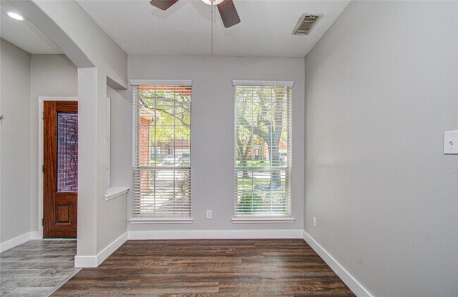Photo - 6814 Summer Bridge Ln