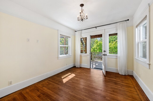 Photo - 124 Chenery St Unidad LuxuryTwoFloor