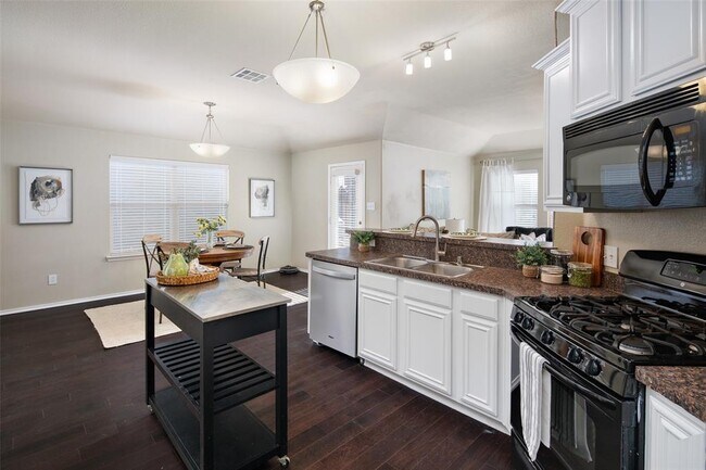 Photo - 508 Fisherman Trail