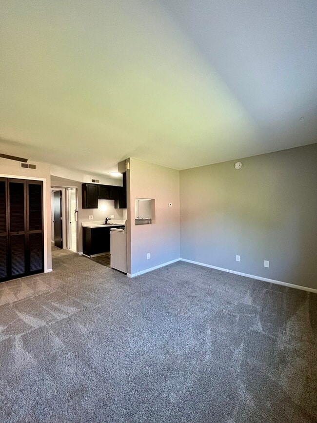 Photo - Oakwood Apartments
