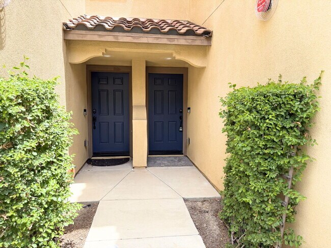 Welcome to Santa Clarita Living at Its Best!