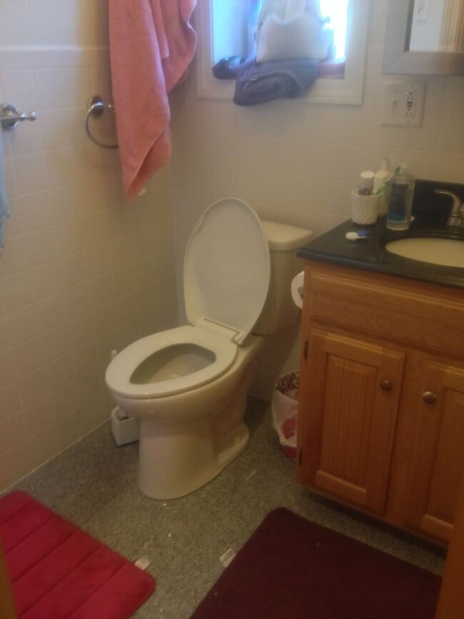 Photo - No Brokers Fee, In-Unit Washer and Dryer, Private Porch