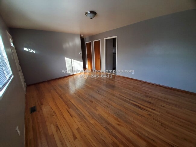 Photo - Larger House Near CMU - College Students Welcome - Watch Video Tour