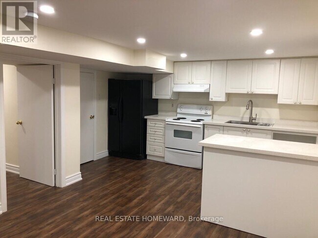 Photo - 460 Cummer Ave