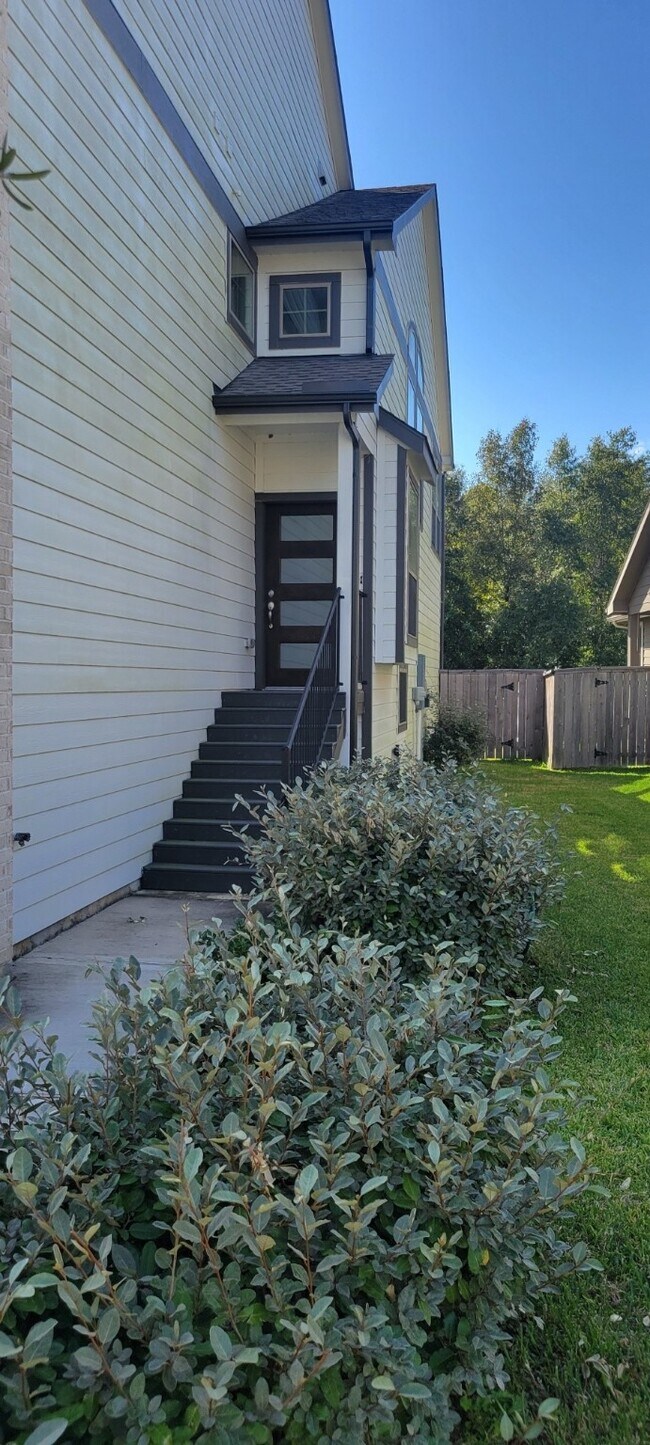Photo - 307 N Spotted Fern Dr