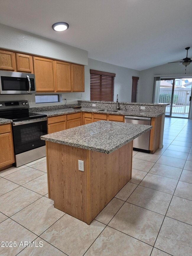 Photo - 893 W Straford Ave