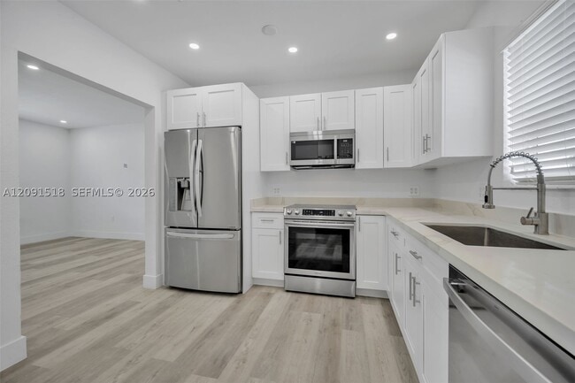 Photo - 1401 NE 152nd St
