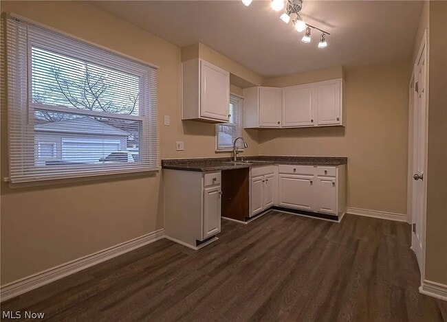 Photo - 21151 Fuller Ave