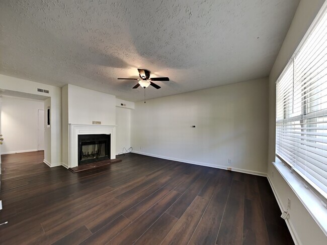 Photo - 1012 Patio Dr