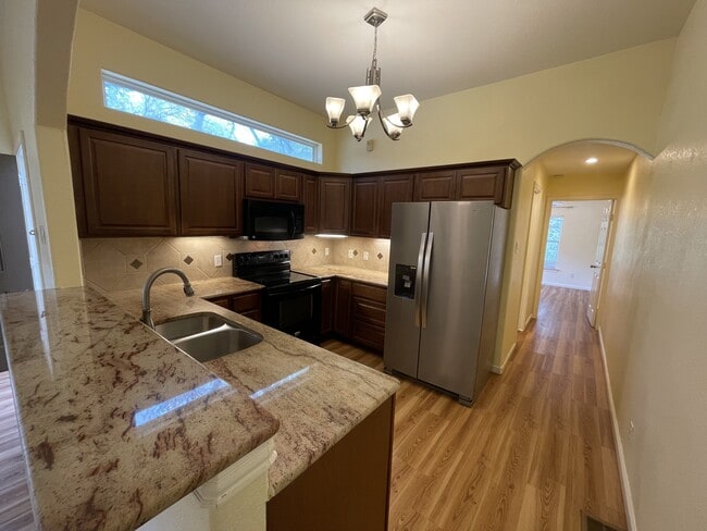 Building Photo - 424 Fry St Unit A Rental