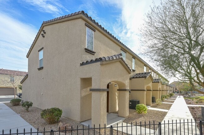 Photo - SE!!  Gated!! Community Pool!! Clubhouse!! Fitness Center!! Up Graded Appliances!!! 2 Car Garage!!